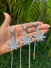 Load image into Gallery viewer, Weed Necklace
