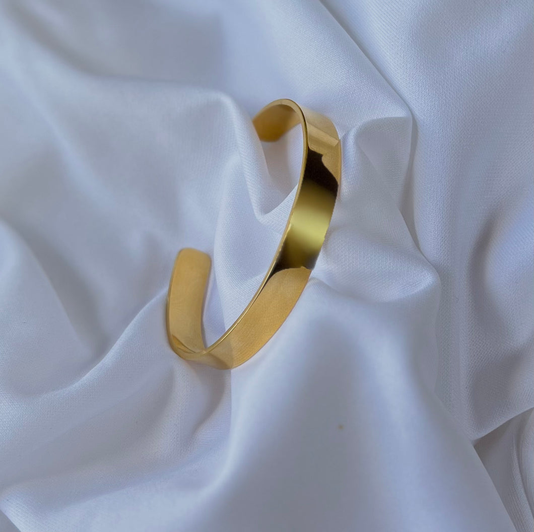 Plain Gold Bangle